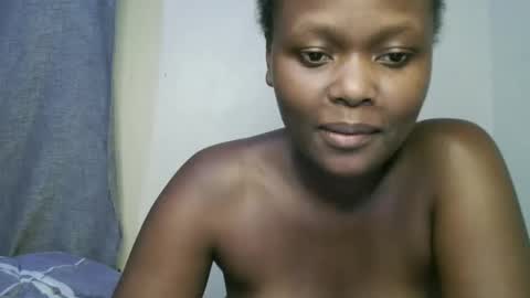 pretty_shanz online show from October 2025 04:18:01 PM