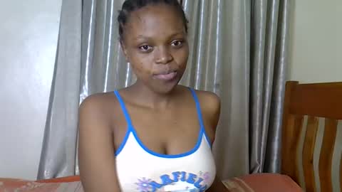 Snapshot of prettybabe02 chatting on October 2025 11:34:02 PM SaraCattra online show from October 2025 11:34:02 PM