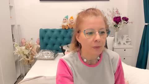 Snapshot of prettyblackeyes chatting on January 2025 09:44:02 AM wilma online show from January 2025 09:44:02 AM