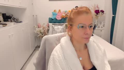 Snapshot of prettyblackeyes chatting on February 2025 08:07:02 AM wilma online show from February 2025 08:07:02 AM