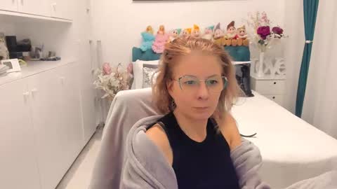 Snapshot of prettyblackeyes chatting on February 2025 09:58:01 AM wilma online show from February 2025 09:58:01 AM