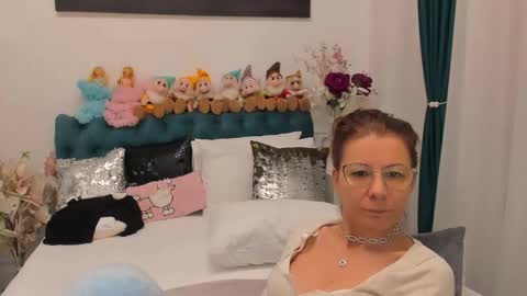 Snapshot of prettyblackeyes chatting on February 2025 07:03:01 AM wilma online show from February 2025 07:03:01 AM