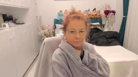 Snapshot of prettyblackeyes chatting on February 2025 09:34:02 AM wilma online show from February 2025 09:34:02 AM