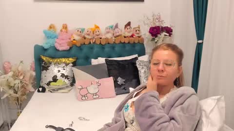 Snapshot of prettyblackeyes chatting on February 2025 10:15:02 AM wilma online show from February 2025 10:15:02 AM