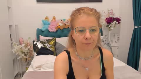 Snapshot of prettyblackeyes chatting on March 2025 06:51:01 AM wilma online show from March 2025 06:51:01 AM