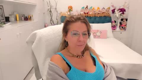 Snapshot of prettyblackeyes chatting on September 2025 11:21:01 PM wilma online show from September 2025 11:21:01 PM