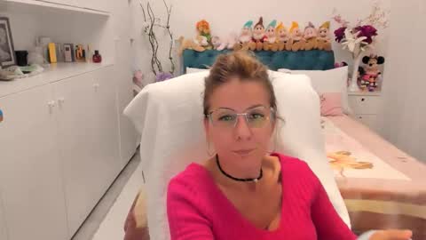 Snapshot of prettyblackeyes chatting on October 2025 10:06:02 PM wilma online show from October 2025 10:06:02 PM