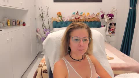 Snapshot of prettyblackeyes chatting on October 2025 06:32:02 AM wilma online show from October 2025 06:32:02 AM