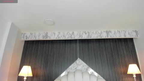 Snapshot of prettybullet chatting on October 2025 12:16:01 PM GTM-5 online show from October 2025 12:16:01 PM