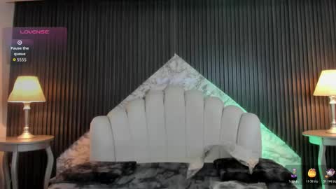 Snapshot of prettybullet chatting on October 2025 12:18:02 PM GTM-5 online show from October 2025 12:18:02 PM