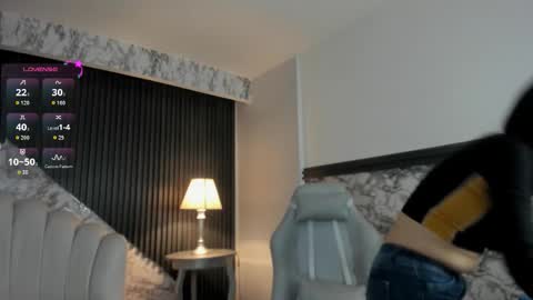 Snapshot of prettybullet chatting on November 2025 12:16:01 PM GTM-5 online show from November 2025 12:16:01 PM