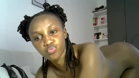 Snapshot of prettygee21 chatting on February 2026 09:26:01 AM Pretty darkskin doll online show from February 2026 09:26:01 AM