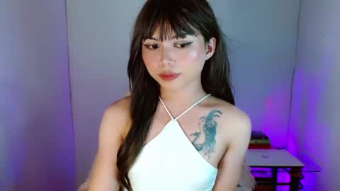 Snapshot of prettyjulian chatting on February 2025 07:03:01 AM SEXY JULIA online show from February 2025 07:03:01 AM