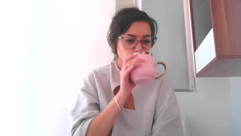 prettyjulliette online show from October 2025 12:17:01 PM