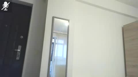 prettyjulliette online show from November 2025 02:02:01 PM