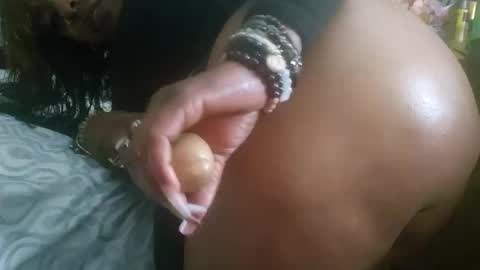 Snapshot of prettylips3 chatting on March 2025 12:36:02 PM Mona Red online show from March 2025 12:36:02 PM