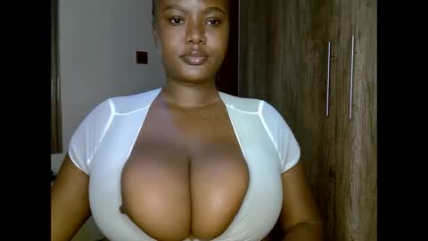 Snapshot of prettypearl_ chatting on February 2025 02:47:02 AM pearl online show from February 2025 02:47:02 AM