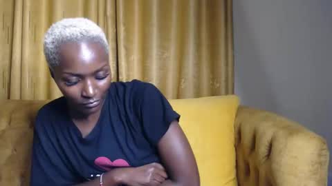 Snapshot of prettyquee chatting on January 2025 06:45:01 PM sasha online show from January 2025 06:45:01 PM