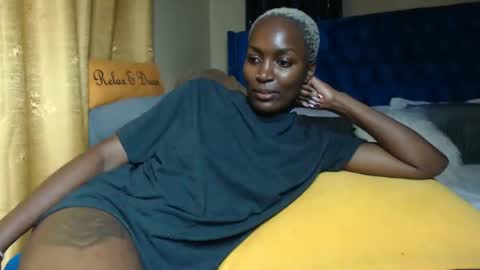 Snapshot of prettyquee chatting on March 2025 08:21:01 PM sasha online show from March 2025 08:21:01 PM