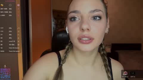 Amelia online show from January 2026 07:08:01 PM