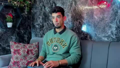 prince_arthur77 online show from June 2026 02:33:01 PM