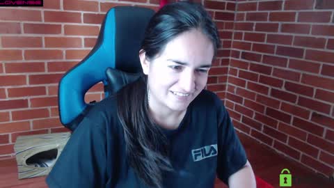 Snapshot of princesa_leia_zathur chatting on May 2026 02:45:01 PM Leia online show from May 2026 02:45:01 PM