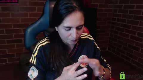 Snapshot of princesa_leia_zathur chatting on June 2026 10:55:02 PM Leia online show from June 2026 10:55:02 PM