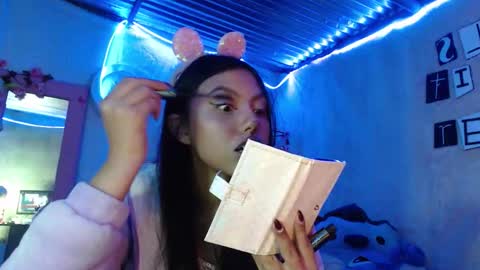  Elia  online show from October 2025 11:16:01 PM