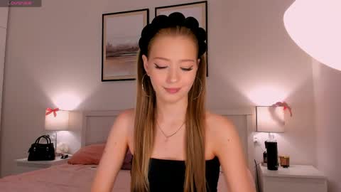 Snapshot of princess_nier chatting on May 2026 08:17:01 PM Princess Diana online show from May 2026 08:17:01 PM
