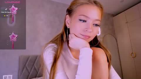Snapshot of princess_nier chatting on July 2026 08:00:01 PM Princess Diana online show from July 2026 08:00:01 PM