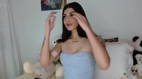 Sophie online show from November 2025 05:01:02 PM