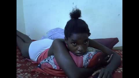 Snapshot of princess_scovia chatting on May 2026 02:07:02 AM princess_scovia online show from May 2026 02:07:02 AM