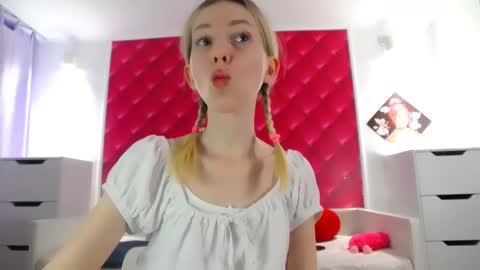 Snapshot of princesskassiadin chatting on December 2024 03:03:01 PM GoddessKassia online show from December 2024 03:03:01 PM