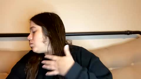 Snapshot of princesslaylaa chatting on January 2025 04:18:01 AM princessviccxo online show from January 2025 04:18:01 AM