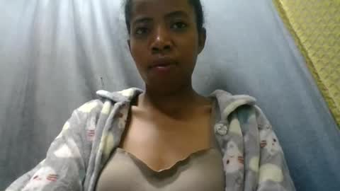prisca880319 online show from May 2026 08:00:01 AM