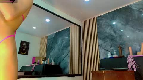 priscilarainbow online show from March 2025 06:55:01 PM