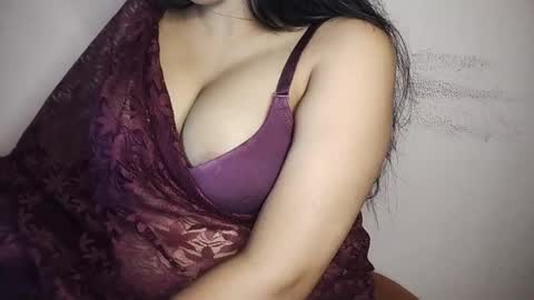 priyu_ online show from November 2025 09:26:02 AM