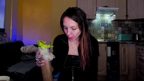 Snapshot of psyheya chatting on March 2025 06:18:01 PM LUCY -----    online show from March 2025 06:18:01 PM