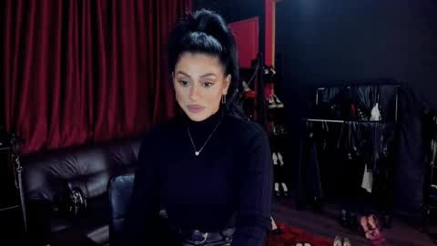 Snapshot of puffy_love chatting on December 2024 10:17:01 PM MissPuffyLove online show from December 2024 10:17:01 PM