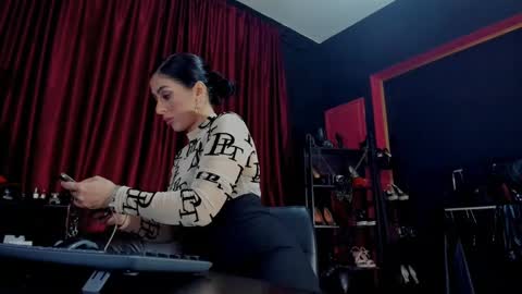 Snapshot of puffy_love chatting on December 2024 06:38:01 PM MissPuffyLove online show from December 2024 06:38:01 PM