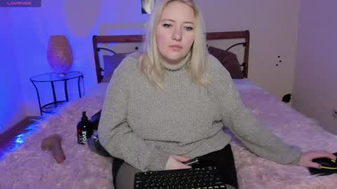 Snapshot of puffybun chatting on February 2025 11:59:02 PM puffybun online show from February 2025 11:59:02 PM