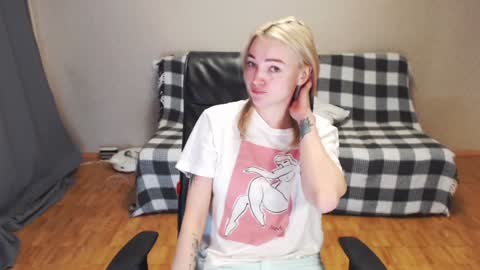 Snapshot of puma_ma chatting on December 2024 03:52:01 AM Polly online show from December 2024 03:52:01 AM