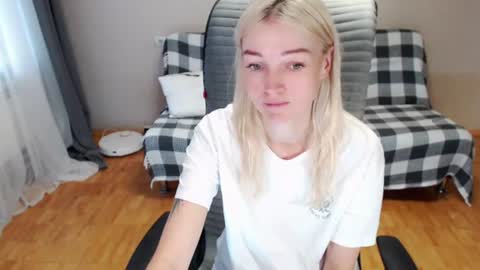 Polly online show from July 2026 04:51:02 AM