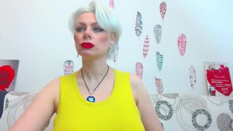 Snapshot of pure_seduce_wow chatting on February 2026 10:28:01 PM Goldie online show from February 2026 10:28:01 PM