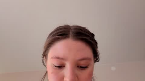 Snapshot of puree_eva chatting on June 2026 06:01:01 AM Eva online show from June 2026 06:01:01 AM