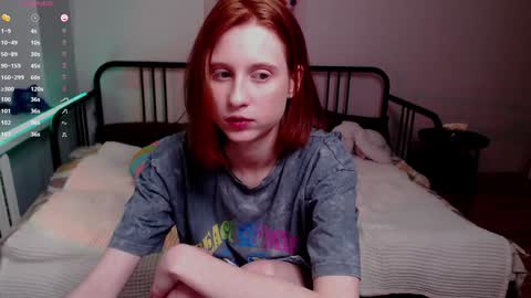 Snapshot of purplebeawer chatting on December 2024 11:29:02 PM Francine online show from December 2024 11:29:02 PM