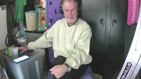 Snapshot of pussy_licker0127 chatting on December 2024 04:17:01 PM Mark online show from December 2024 04:17:01 PM