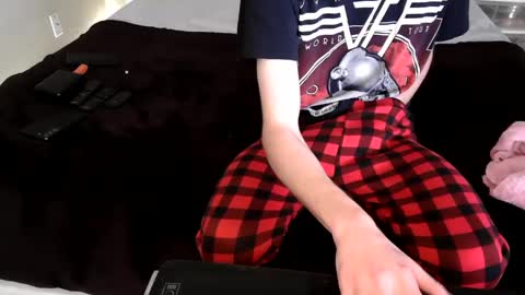 Snapshot of pussylover2182 chatting on December 2024 09:33:01 PM pussylover2182 online show from December 2024 09:33:01 PM