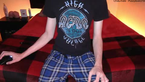 Snapshot of pussylover2182 chatting on September 2025 03:05:01 AM pussylover2182 online show from September 2025 03:05:01 AM