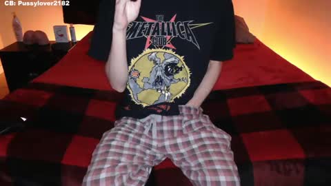 Snapshot of pussylover2182 chatting on October 2025 03:37:01 AM pussylover2182 online show from October 2025 03:37:01 AM